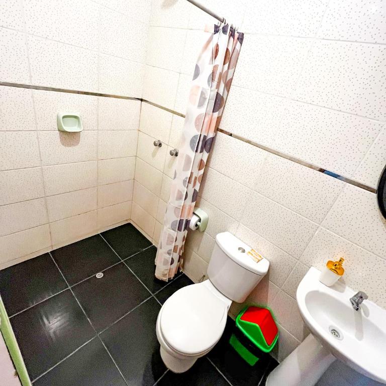 Hospedaje Josué Paracas - Habitación Doble con baño privado - 19