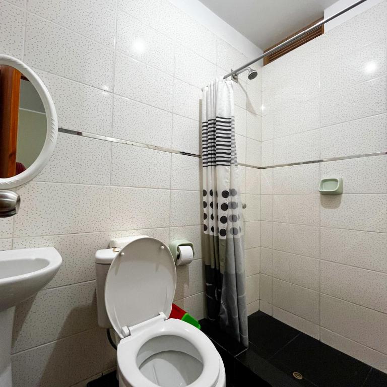 Hospedaje Josué Paracas - Habitación Triple con baño privado - 8