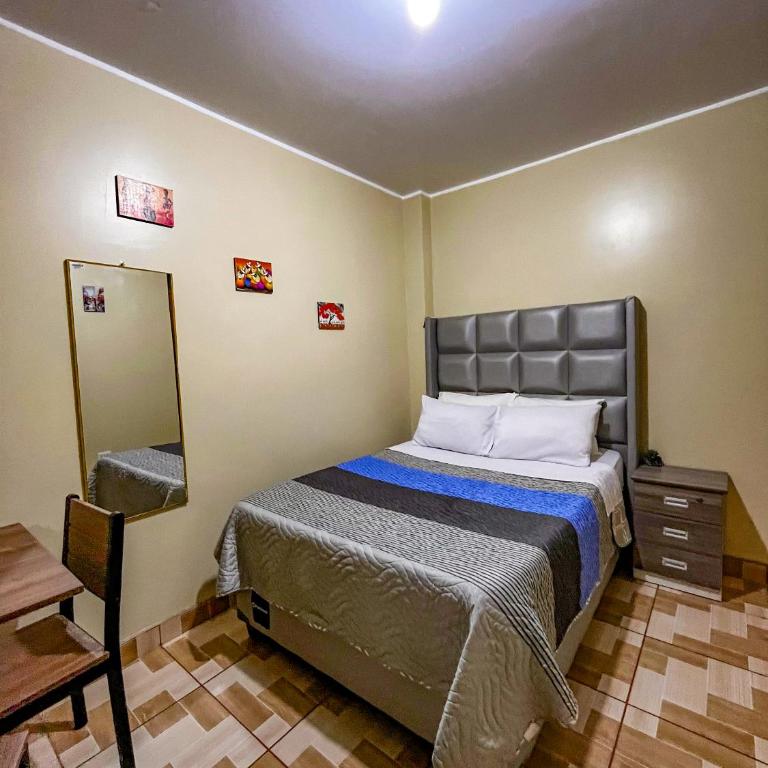 Hospedaje Josué Paracas - Habitación Triple con baño privado - 11