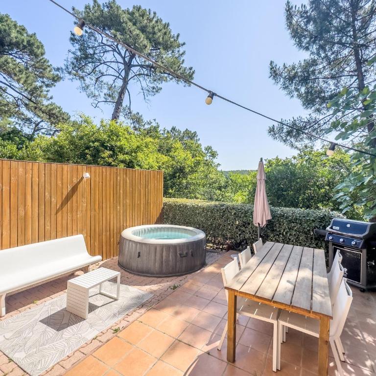 Forest flat / Terrasse-spa-bbq-10min à pieds de la plage - Two-Bedroom Apartment - 6