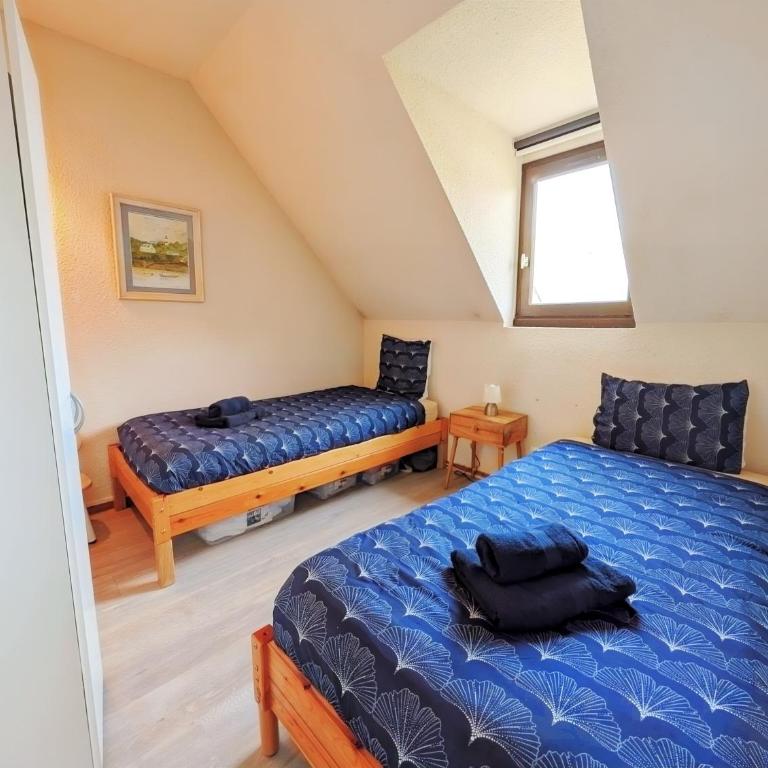 Cottage cosy avec jardin, piscine, tennis et parking - Two-Bedroom House - 7