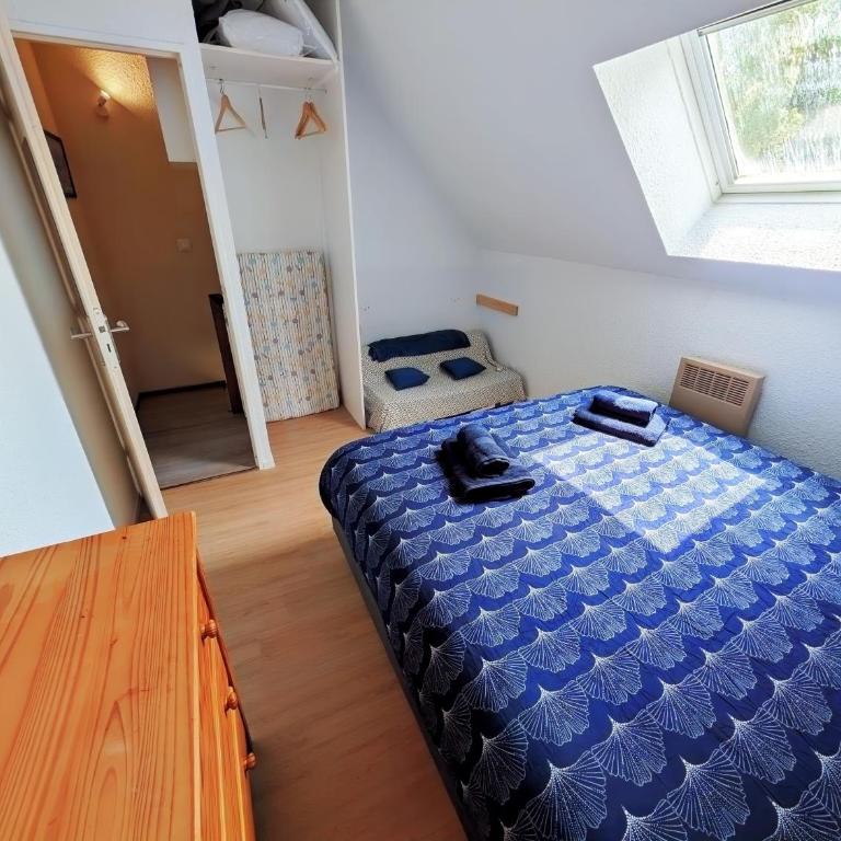 Cottage cosy avec jardin, piscine, tennis et parking - Two-Bedroom House - 13