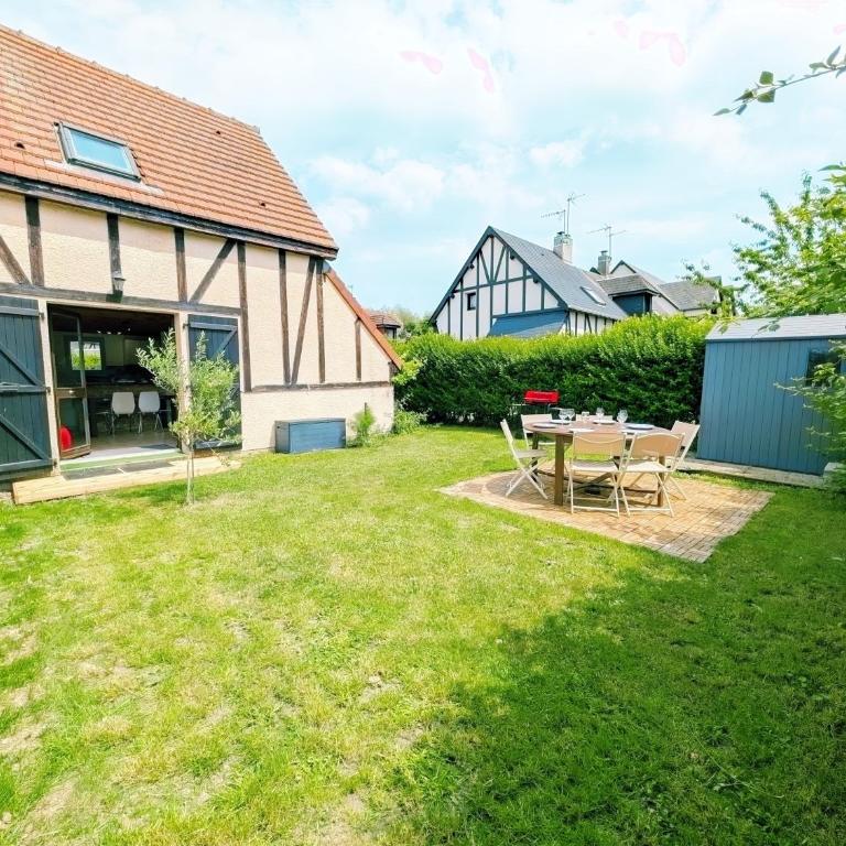 Cottage cosy avec jardin, piscine, tennis et parking - Two-Bedroom House - 10