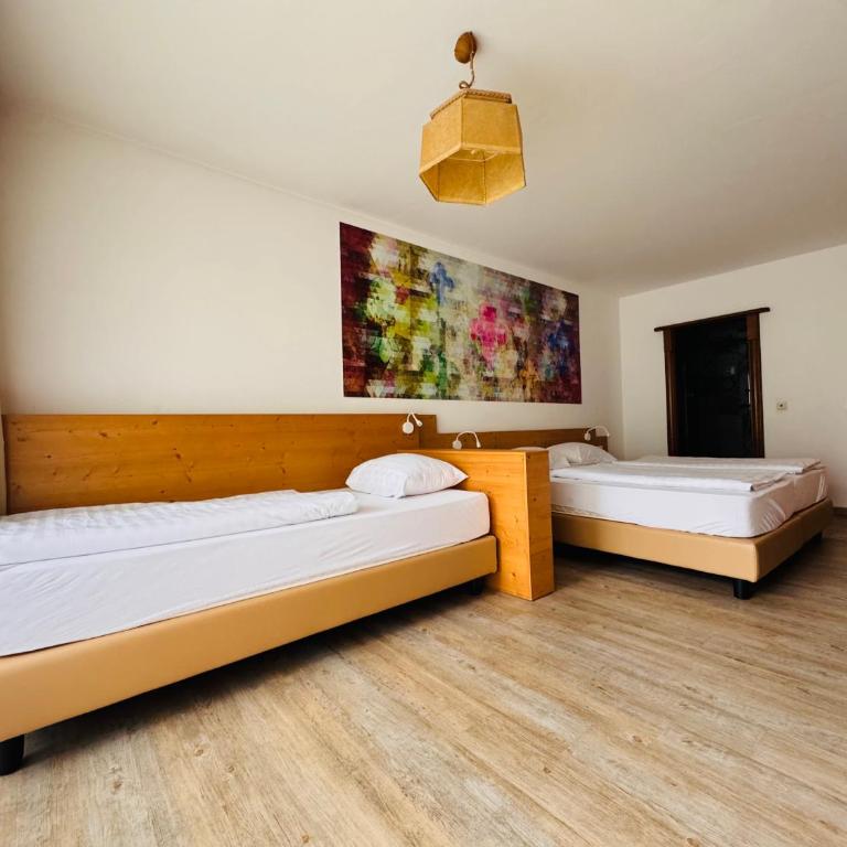 Family Hotel Schloss Rosenegg - Standard Dreibettzimmer - 4