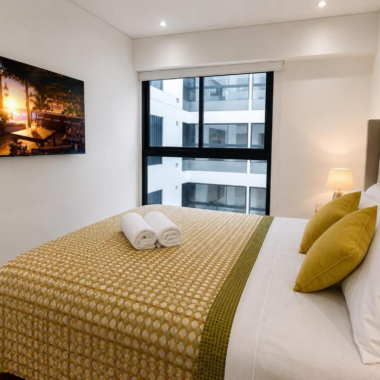 Modern 2BR 2BA Apt, 6 min to Kennedy Park, Miraflores - Two-Bedroom Apartment with Balcony - 11