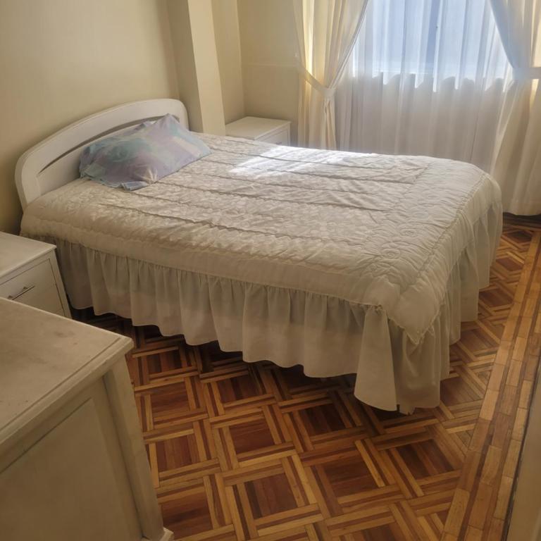 Departamento Casa del Turista Riobamba - Three-Bedroom Apartment - 5