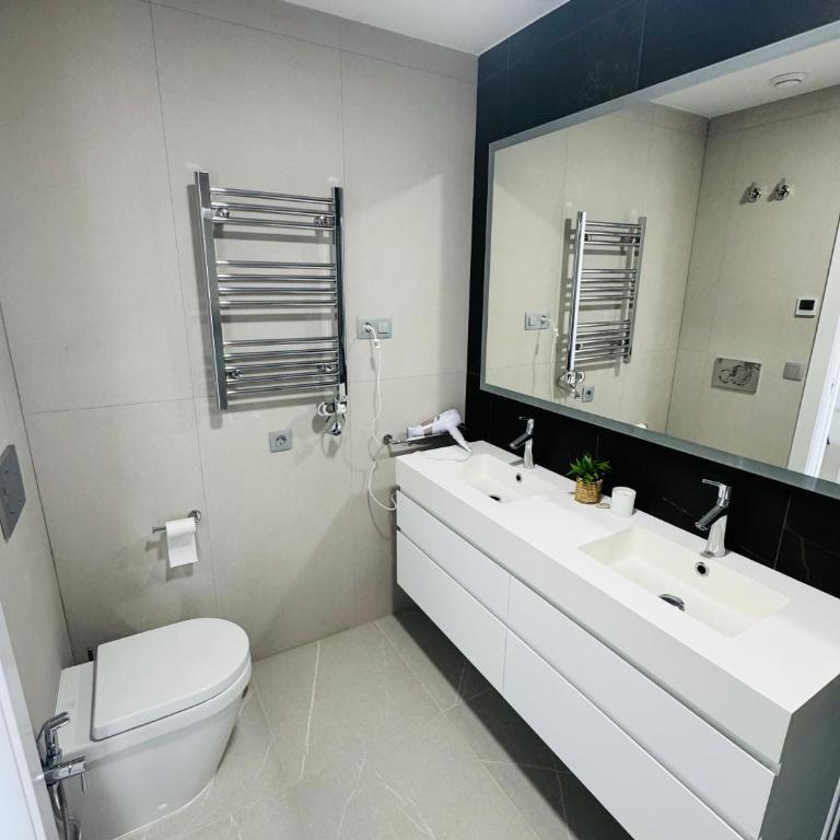 SeaView Sunset Sailors Apartment - Two-Bedroom Apartment - 15