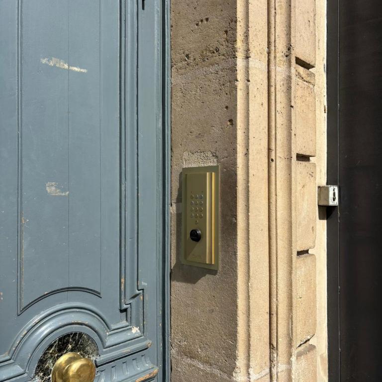 Joli Nid Neuf Calme Clair tout équipé Ascenseur Climatiseur Coeur de Paris Place Maubert Sorbonne Notre Dame - Appartement 1 Chambre - 11