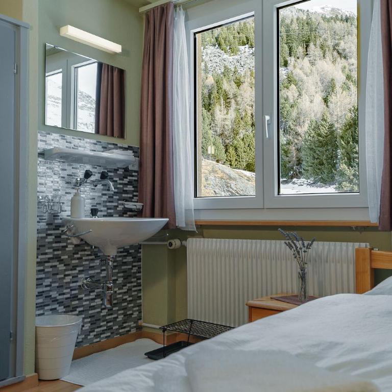 Mons Lodge 1769 - Doppelzimmer mit Gemeinschaftsbad - 9