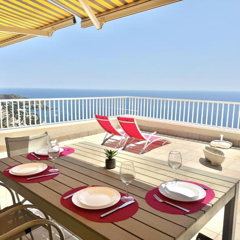 Residencial Puig Rom - Apartment - 2