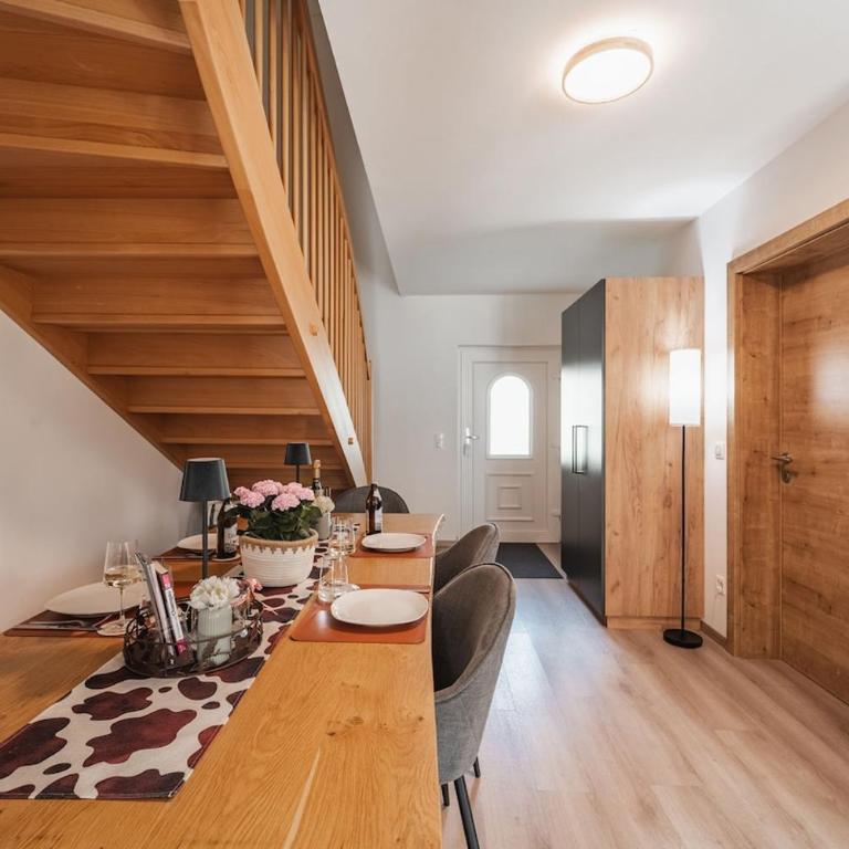 Chalet Kuhglockerl mit Pool, Whirlpool & Sauna für 8 - Chalet mit 3 Schlafzimmern - 8