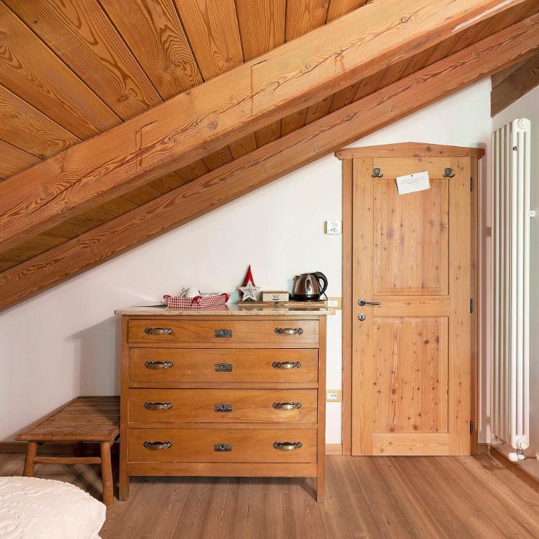 Bnb Erba Maga - Camera Quadrupla con Doccia - 11