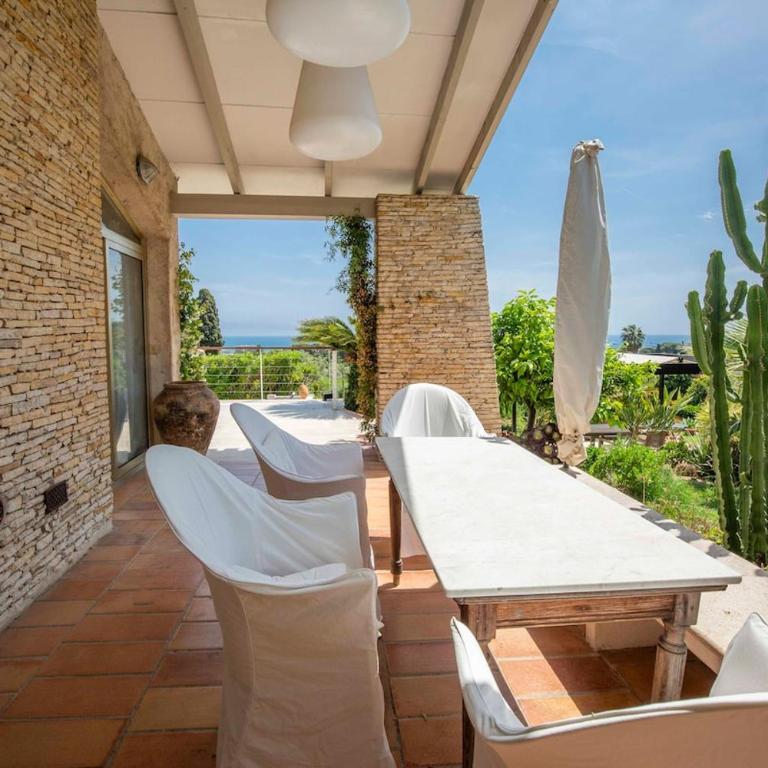 Elegant Mediterranean villa, Sea view & garden - Villa - 12