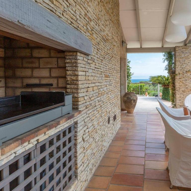 Elegant Mediterranean villa, Sea view & garden - Villa - 25