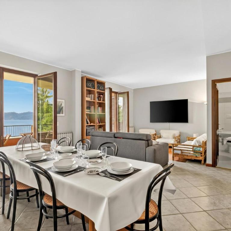 Riflessi Di Luce Lake View - Happy Rentals - Apartment with Balcony - 3