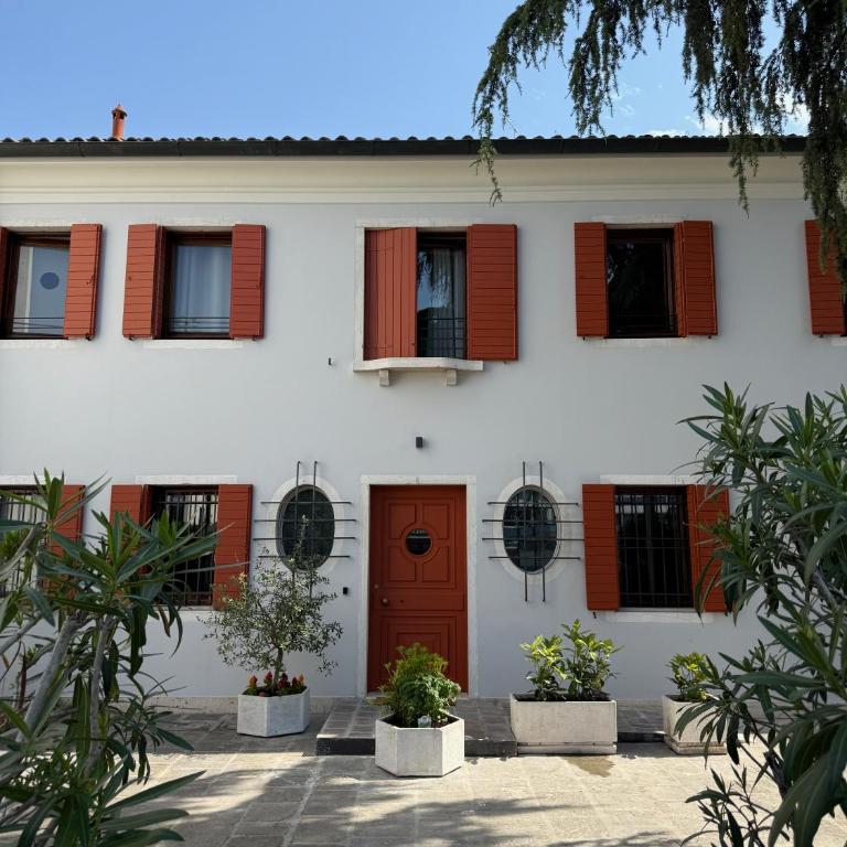 Garden Hotel Michelangelo - Studio Apartment with King Bed - Annex - 3