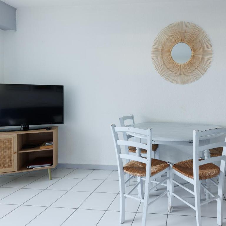 La Canopée - Conciergerieland - Two-Bedroom Deluxe Apartment with Garden View - 4