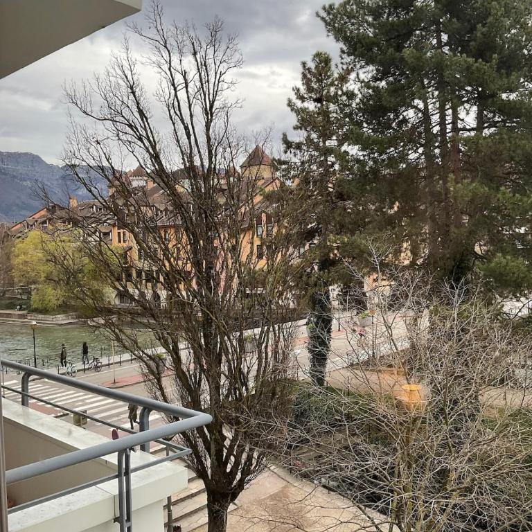 T3 69 m2 Small secure parking, Old Town entrance - Three-Bedroom Apartment - 4