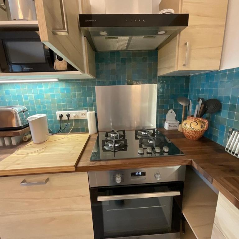 T3 69 m2 Small secure parking, Old Town entrance - Three-Bedroom Apartment - 5