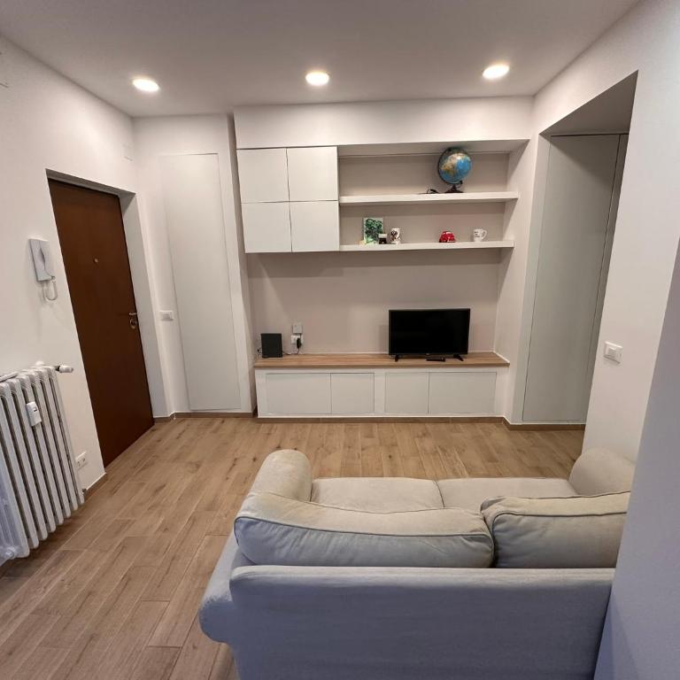 Renovated three-room apartment with balcony in Tormarancia - Appartamento con 2 Camere da Letto - 5