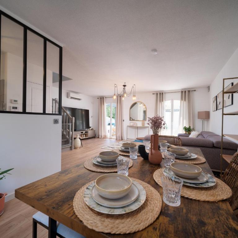 Magnifique villa avec piscine,climatisation, terrasse idéal pour 6 personnes - Villa avec Piscine Privée - 25