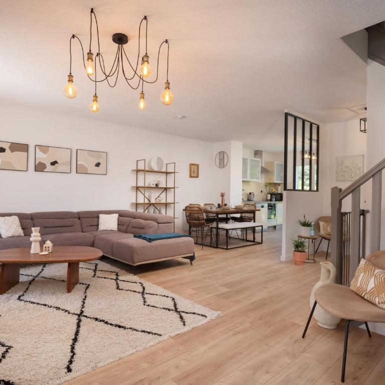 Magnifique villa avec piscine,climatisation, terrasse idéal pour 6 personnes - Villa avec Piscine Privée - 38