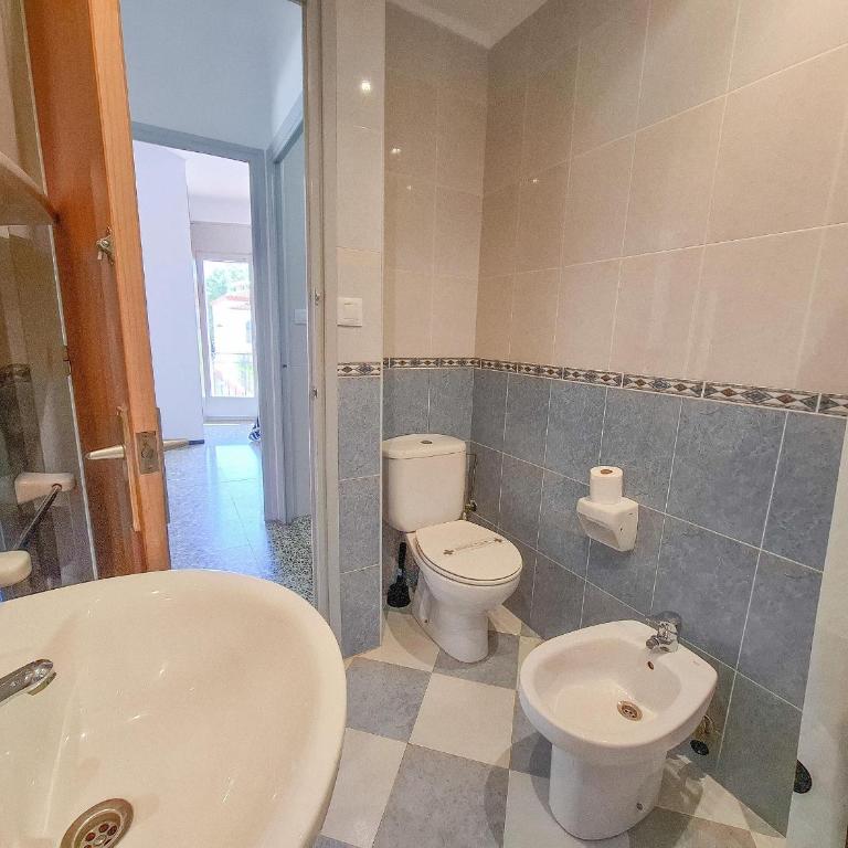 Apartamento céntrico, luminoso a 100m de la playa con balcón y wifi (01/06-30/09) - ES-228-3 - Apartment - 31