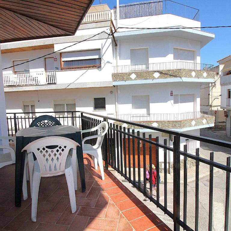 Apartamento céntrico, luminoso a 100m de la playa con balcón y wifi (01/06-30/09) - ES-228-3 - Apartment - 33
