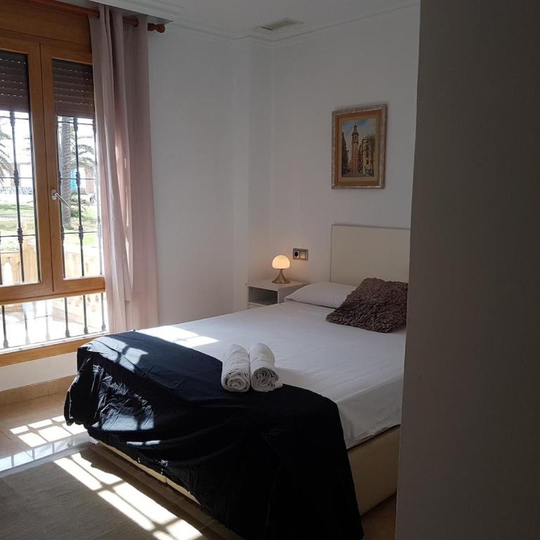 Beach house with private pool, aa and bbq in front of the sea - Eight-Bedroom House - 18