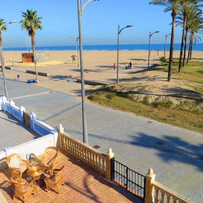 Beach house with private pool, aa and bbq in front of the sea - Eight-Bedroom House - 26