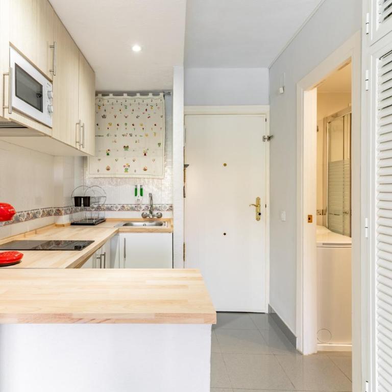GuestReady - Benalmádena with terrace and sea view - Estudio Estándar - 7