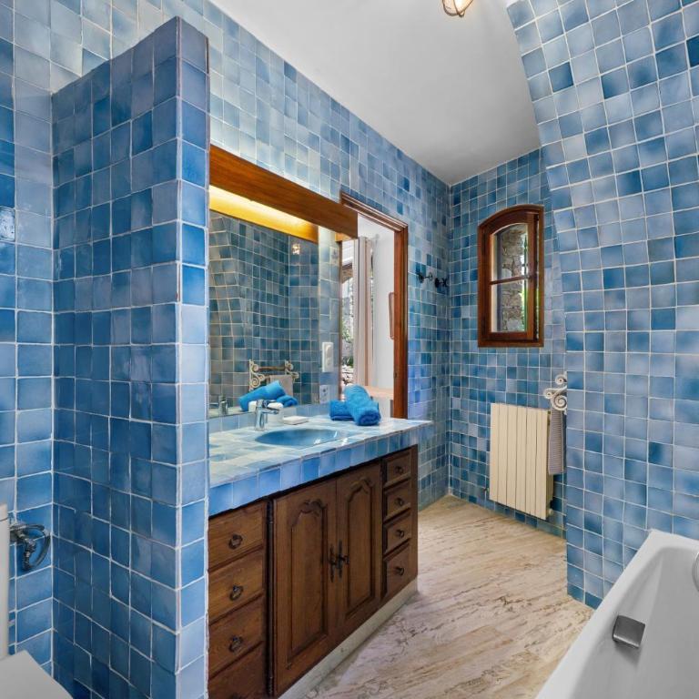 Chambres D'hôtes - Le Mas Du Rocher - Chambre Quadruple avec Douche - 11