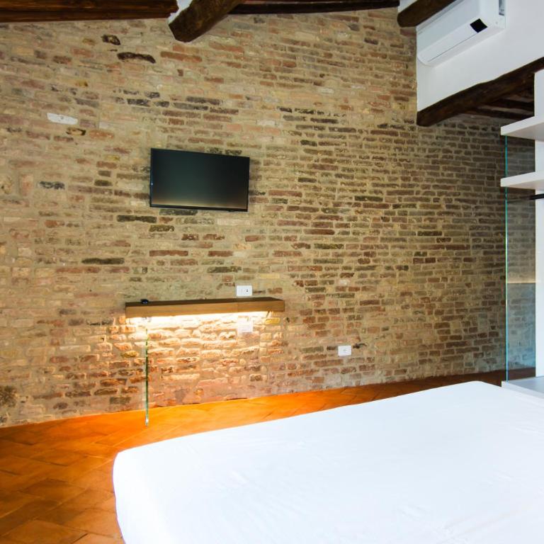 Materia Rooms San Gimignano - Deluxe Double Room - 5