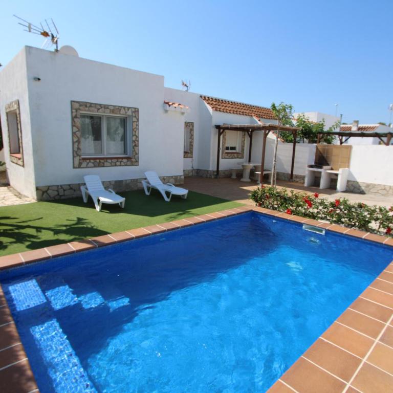 Casa familiar con piscina privada y WiFi, cerca del mar, aire acondicionado, mascotas y playa para perros. - ES-184-1 - Villa - 1