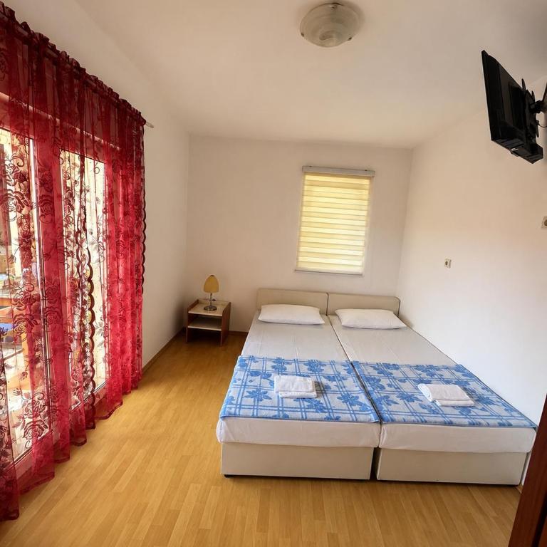 Apartman Viktorija - One-Bedroom Apartment - 4