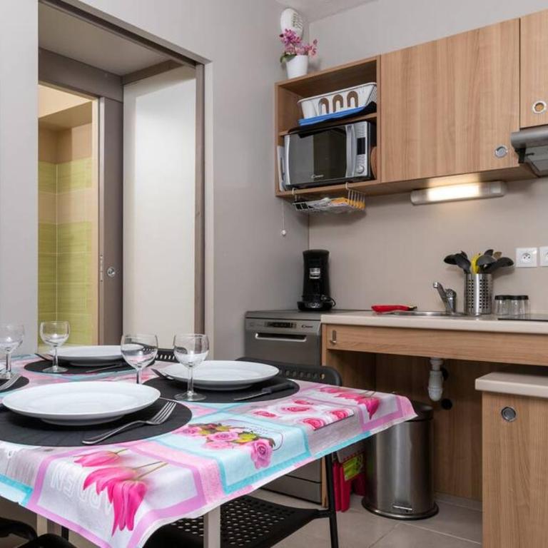 Plages de sable fin, piscine, hammam, tennis LESCLESDENICOLE - Appartement - 5