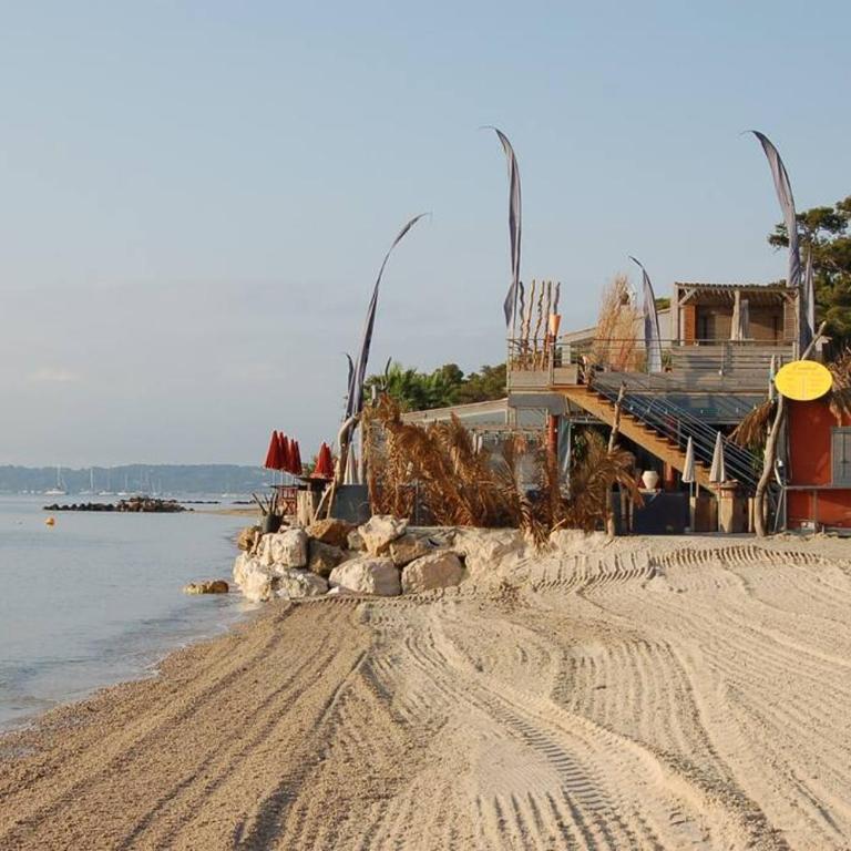 Plages de sable fin, piscine, hammam, tennis LESCLESDENICOLE - Appartement - 40