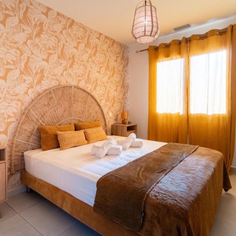 Villa Selva Beach 500 m Away - Three-Bedroom Villa - 9
