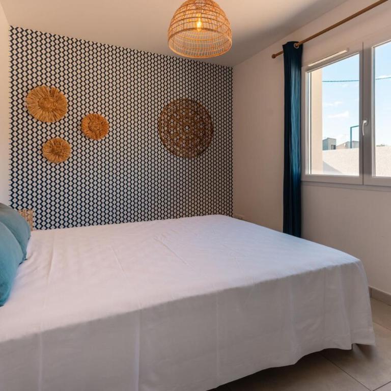 Villa Selva Beach 500 m Away - Three-Bedroom Villa - 10