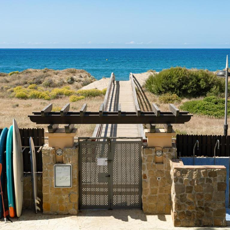 Beachfront 2 BD Apartment & Private Garden - Apartment mit 2 Schlafzimmern - am Meer - 1
