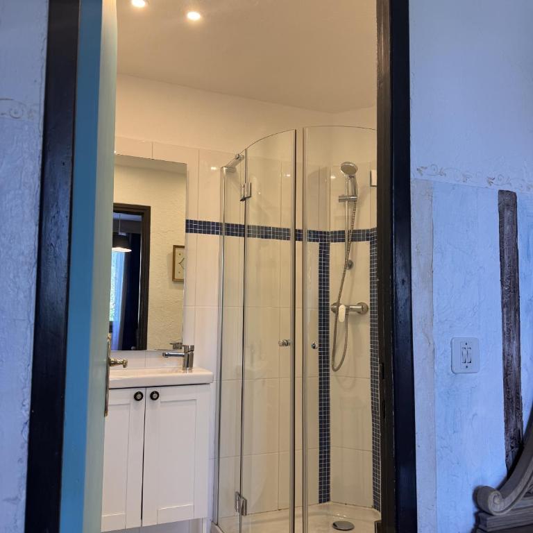 Le Patio - Double Room with Private Bathroom - 10