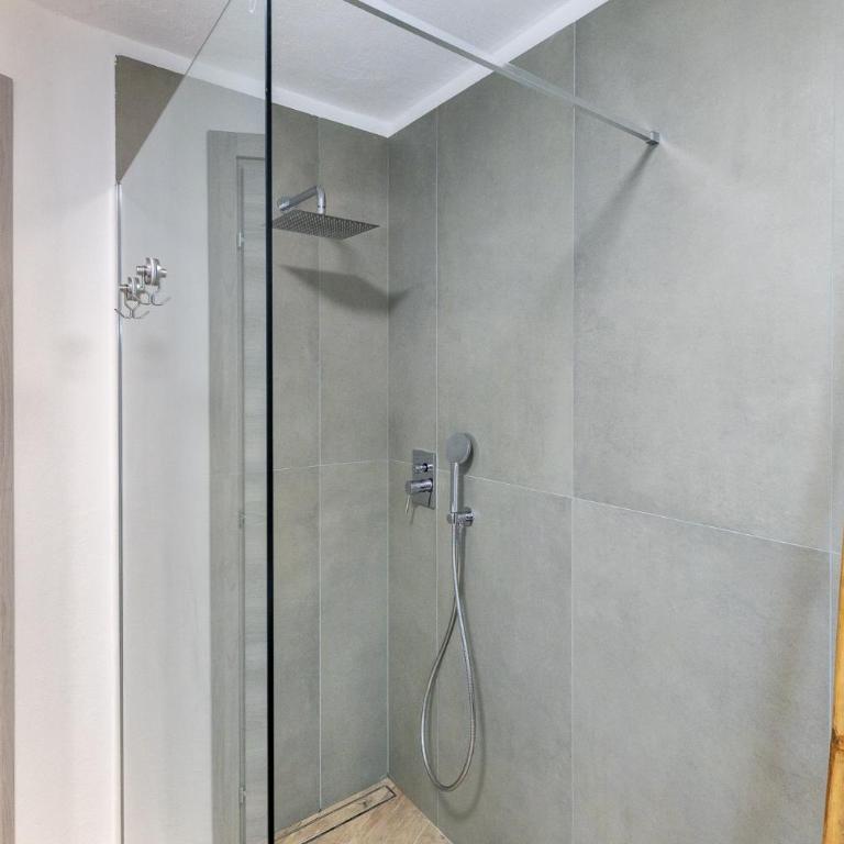 Hostdomus - Il Giardinetto-posto auto gratuito - Appartamento con 1 Camera da Letto - 15
