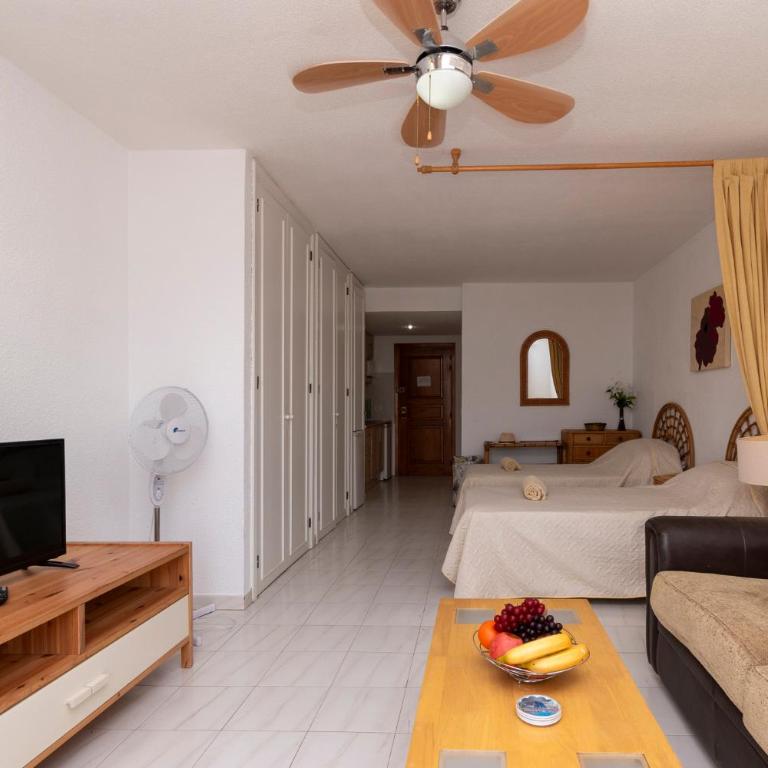Lovely Studio Apartment Communal Heated Pool - Apartamento Estudio con balcón - 5