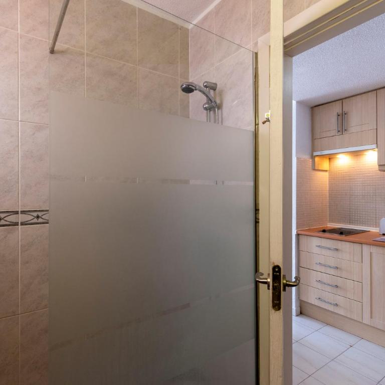 Lovely Studio Apartment Communal Heated Pool - Apartamento Estudio con balcón - 10