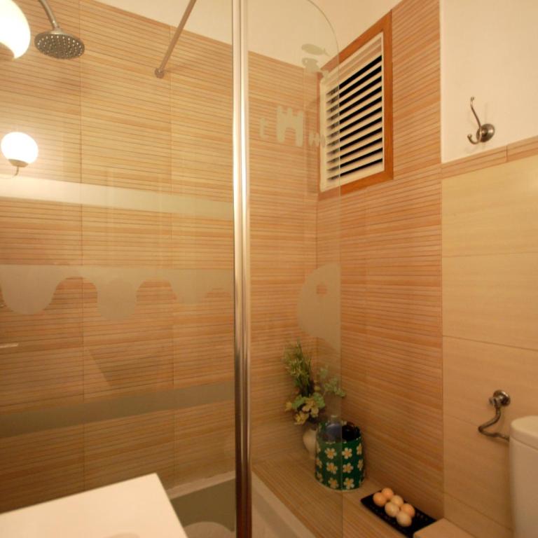 Lets Holidays APARTMENT NEAR THE BEACH - Two-Bedroom Apartment - 15