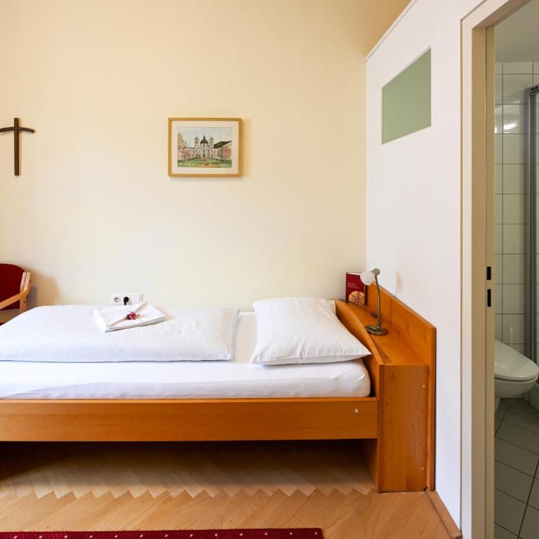 Gästehaus im Priesterseminar Salzburg - Einzelzimmer - 13