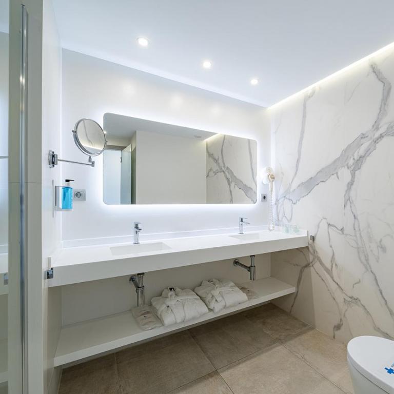 Gran Hotel Las Fuentes - Habitación Doble Premium (2 adultos) - 2 camas - 1