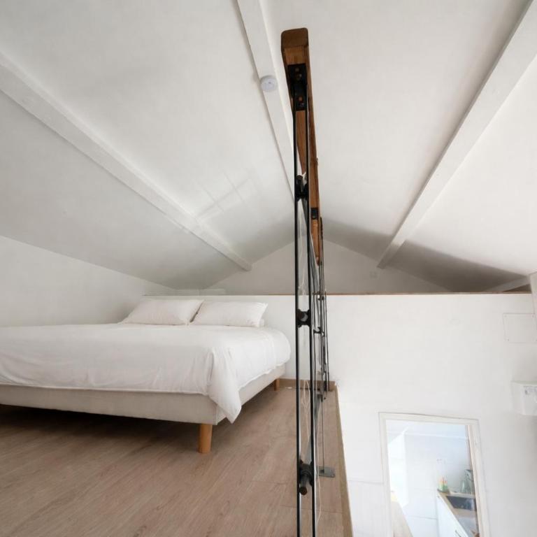 Maison a 5 minutes a pied du centre d Avignon - One-Bedroom House - 5