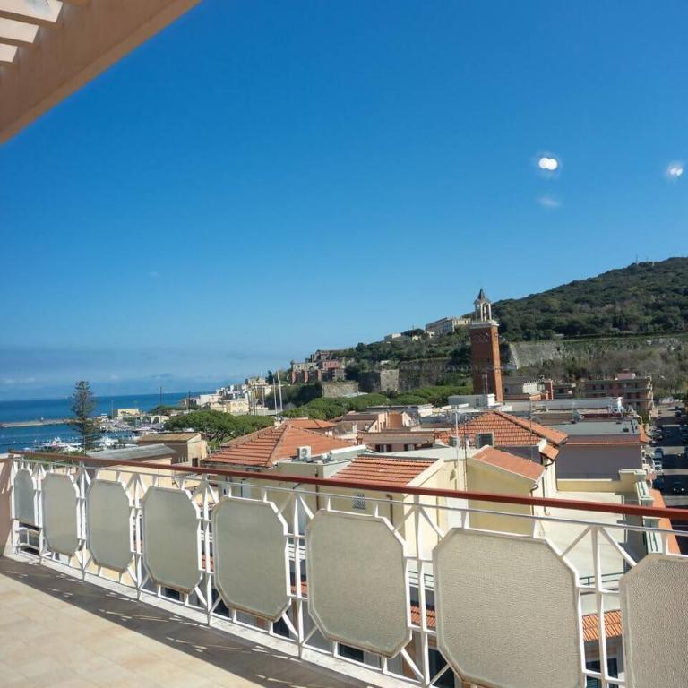 Ampio appartamento panoramico al centro di Gaeta - Apartment - 10
