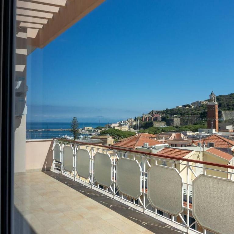 Ampio appartamento panoramico al centro di Gaeta - Apartment - 11